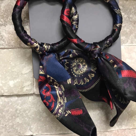 🎁 Etereo Scarf-Detail Hoop Earrings - Picture 3 of 7